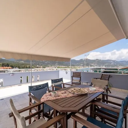 Apartment Semiramis With View / Sleeps 9 Adults Nea Iraklitsa