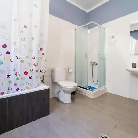 Semiramis With View / Sleeps 9 Adults Apartment Nea Iraklitsa