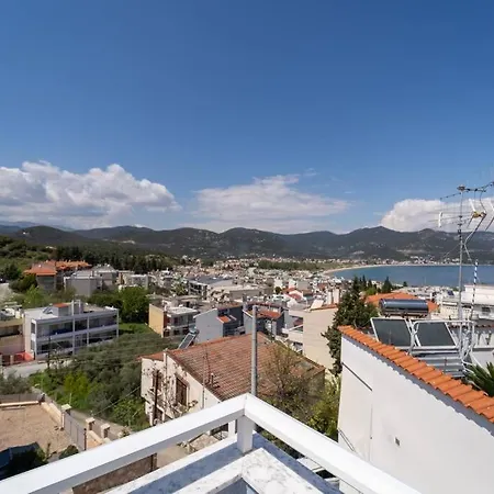 Semiramis With View / Sleeps 9 Adults