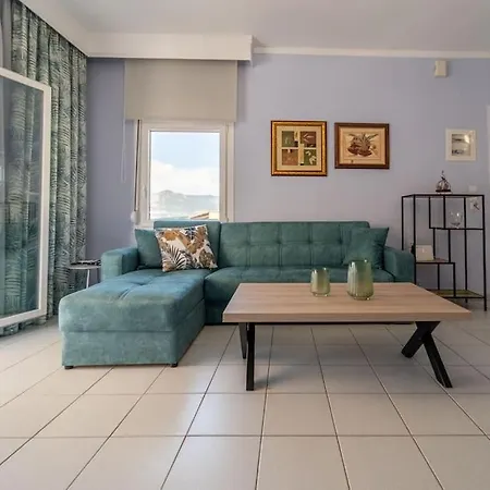 Semiramis With View / Sleeps 9 Adults Apartment Nea Iraklitsa